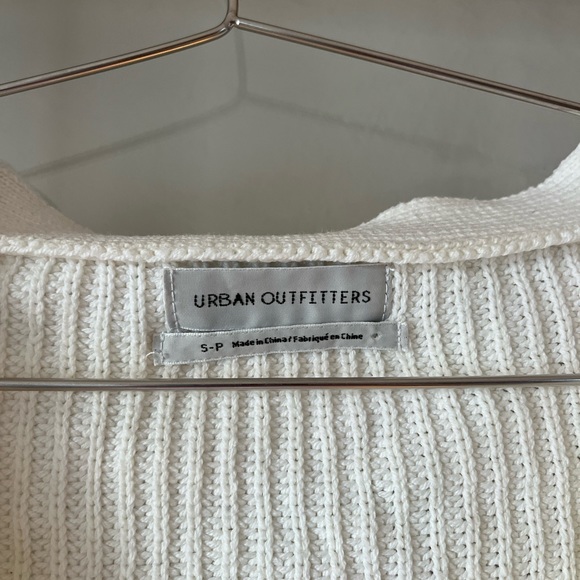 Urban Outfitters Cropped Cream Cardigan - Picture 2 of 3